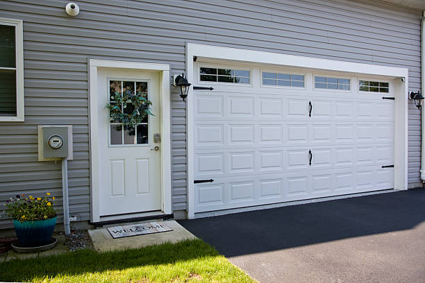 24/7 Emergency Garage Door Panel Replacement experts in Cañoncito, NM